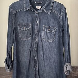 Merona Women’s Denim Top…. Size L 💙